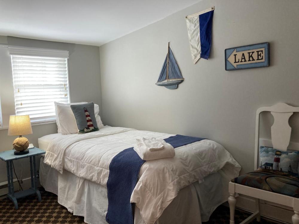 Triple Room with Lake View interior